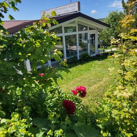 D&B Staycation Ferienpark Niedenstein Экстерьер фото